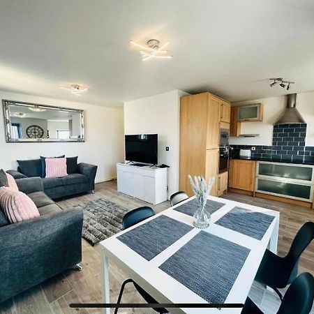 2 Bed Modern Apartment Swansea Luaran gambar