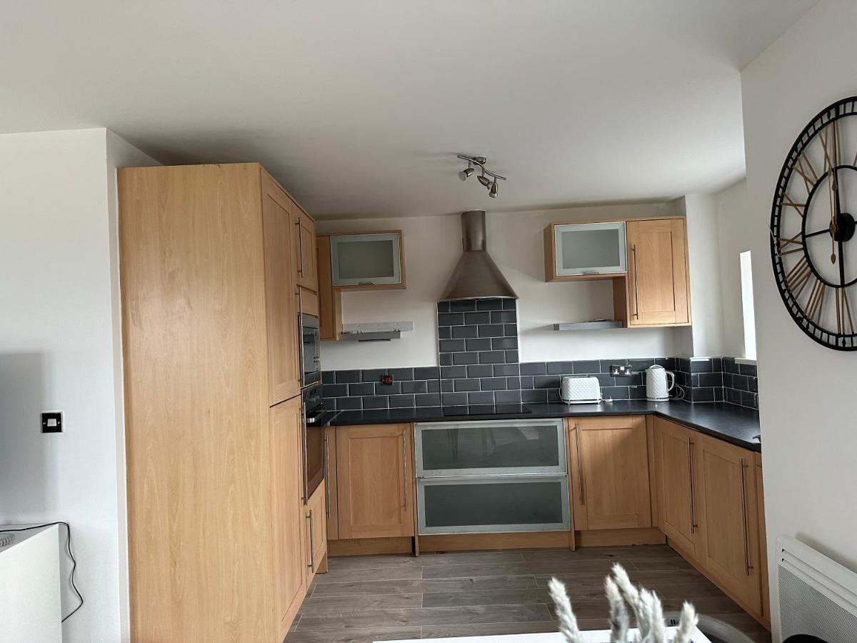 2 Bed Modern Apartment Swansea Luaran gambar