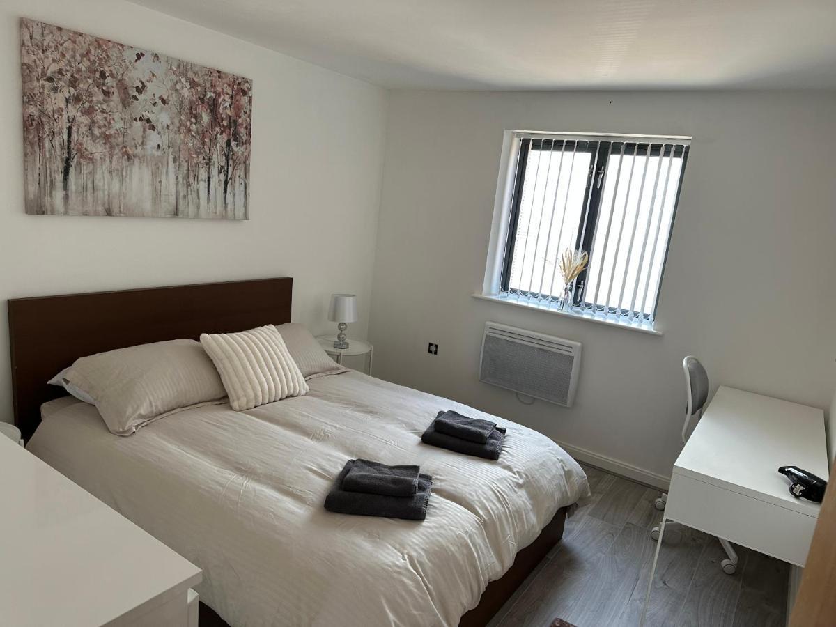 2 Bed Modern Apartment Swansea Luaran gambar